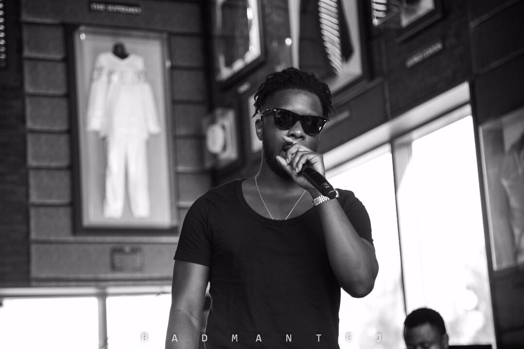 BadmanTej's tweet photo. Sound check | @MaleekBerry #LDOSLAGOS
πΈ : @BadmanTej https://t.co/8GYRGbfnQ7