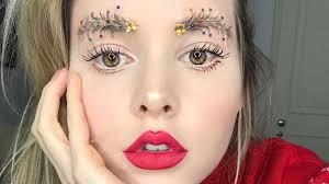 ZonaContagio's tweet photo. #GenteLocaEnInstagram | Vacila las nuevas cejas tipo “Arbol de Navidad"🎄jajajaja la gente está muy loca 
Perfil de su creadora: https://t.co/Bo6AV5yJLJ https://t.co/EjS9Pdw7TT