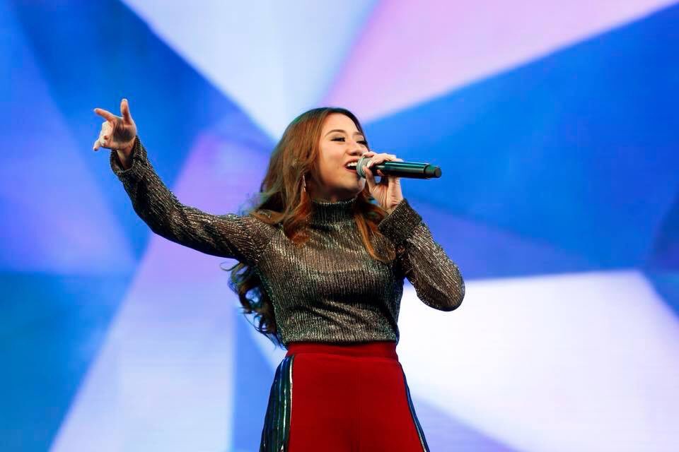 Darrenatics_UAE's tweet photo. Powerful performance of @itsMorissette in Dubai! #taglive #dubai  

ctto https://t.co/PzKMFiwiWM