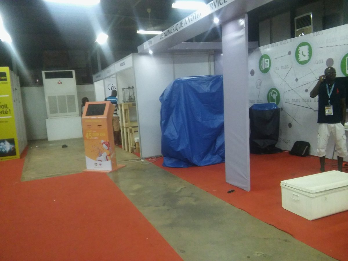 FoireDeLome's tweet photo. Il est presque 20h la Fermeture des stands et des pavillons c'est pour très bientôt @ceteflome #tgfil14 https://t.co/sPaWBKhyl4