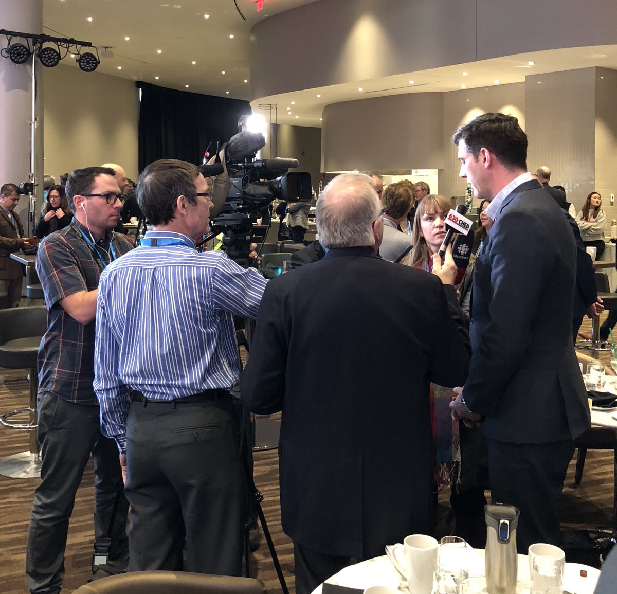 tracibednard's tweet photo. Great leader and media turnout for #fly2thefuture @FlyEIA @AmiiThinks @YEGMayorOffice @WestJet https://t.co/Qzvk9HDF4U