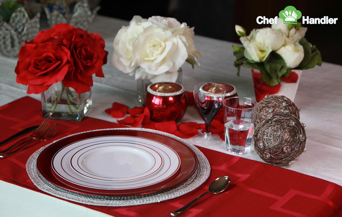 chef_handler's tweet image. Let's get festive this holiday season. Chef plates are the best for your #Christmas parties! #holidays #nye #2018 ss1.us/a/eIi3gNnt