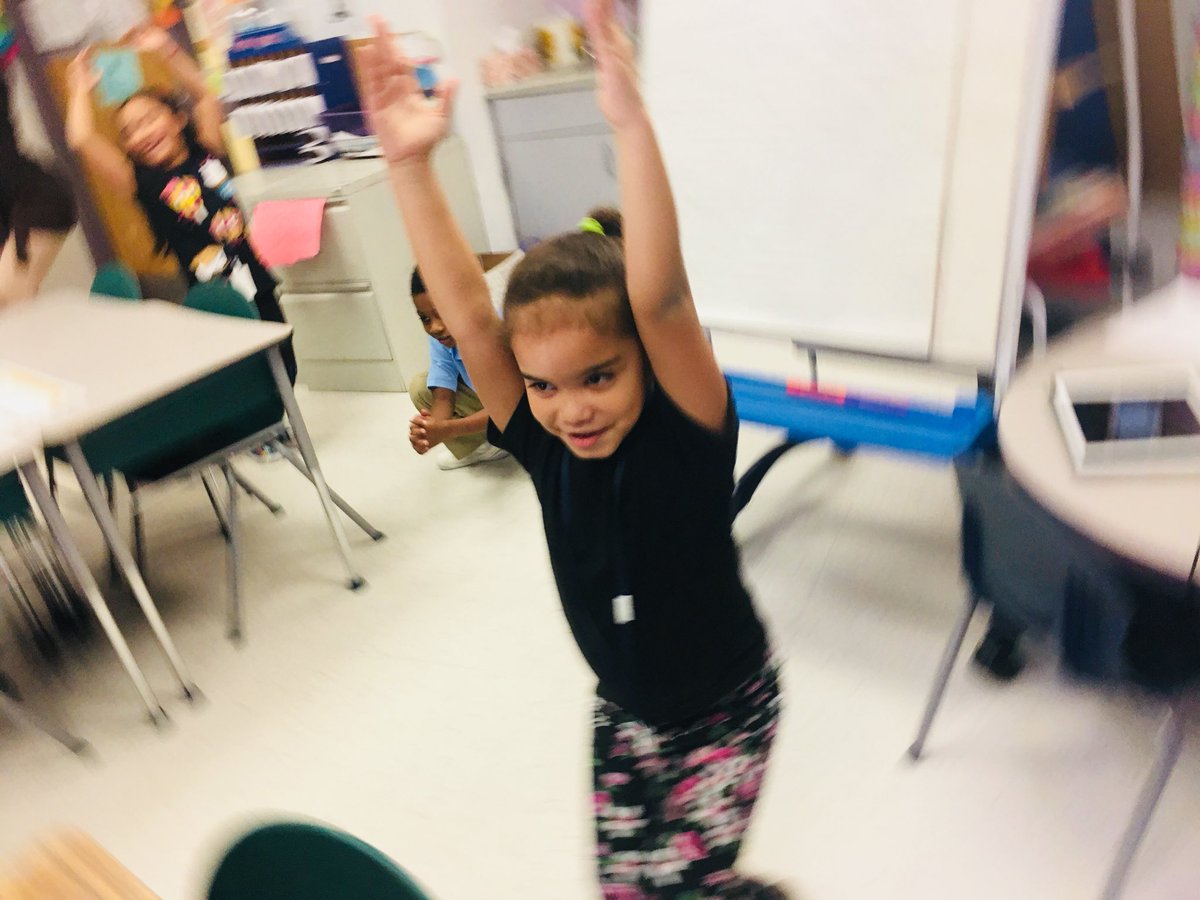 AlishaDelorenzo's tweet image. Calm and steady, ready to learn @Asbury_ParkSD 1st graders show off their yoga and breathing practices @skgray1 @APSuperREP @Prncpl_ERuiz @yogacalmkids #APWellnessProject