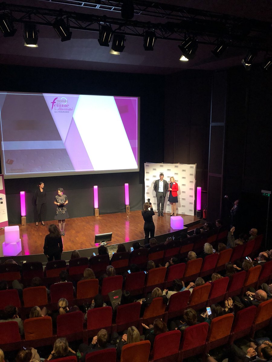 vincentdaffourd's tweet photo. @AXAFrance grand lauréat de la soirée @argusassurance #argusTFA #TFA2017 ! 👏🏻💪🏻🚀
Le prix des internautes revient à Marie-Cecile PLESSIX, directeur général @AXA_Banque https://t.co/ZTQAvpUQgZ