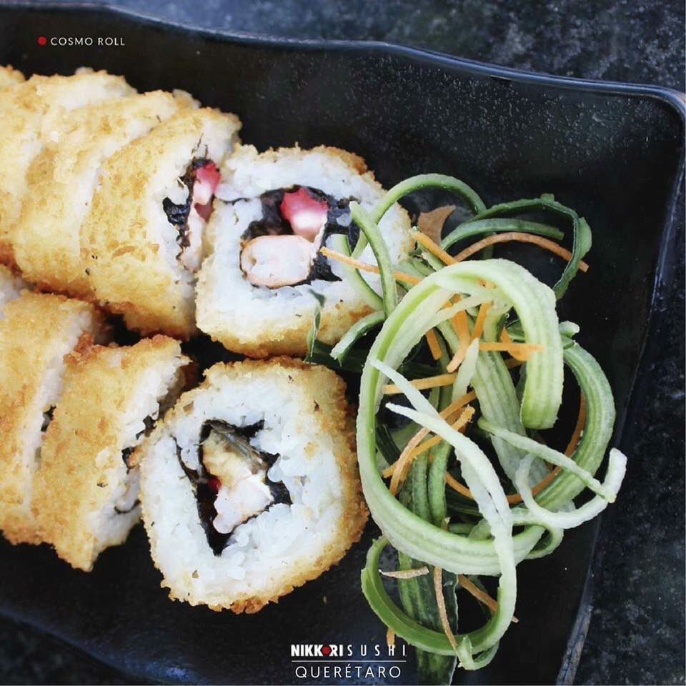 qtoplife's tweet photo. Todo un antojo el día de hoy de este #CosmoRoll así que vámonos a Nikkori Sushi Querétaro #QTopLife #sushi #nikkori https://t.co/dxkPM1yYXP