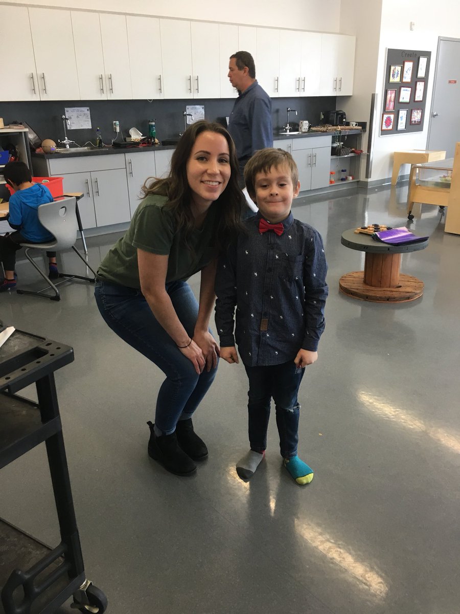 trixi1317's tweet photo. Marvelous Monday! 7 Stones Resource Room! Awsome PLC 2 teachers in our school coming in on prep to spend some time with these boys ❤️❤️....Math, 1:1 reading, and one sweetie all dressed up for @SydneyLemieux @StarlaOlynick @flex_flub @RegPublicSchool @7Stones_School https://t.co/k6UBWQh7t5