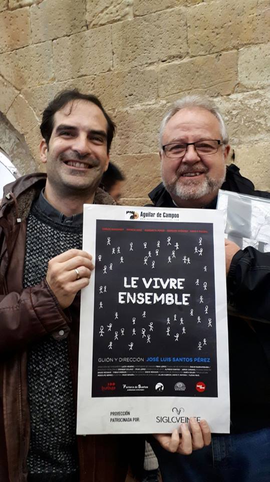 VivreEnsemble_'s tweet photo. Gracias al @aguilarfilmfest y a su público. Por mostrar tanto amor hacia los cortometrajes y tanto cariño a quienes los hacemos. Por ese precioso intercambio de una semana en el que nuestros trabajos han sido un poquito suyos; y Aguilar, un poquito nuestro. #FICA #29FICA2017 https://t.co/5QAvuKbLcC