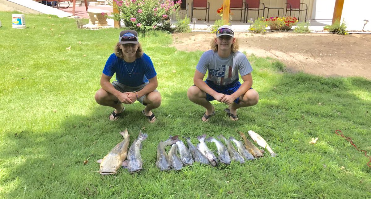 EastonBarrier's tweet photo. Happy birthday buddy, hope you have a great day! Don’t get too rowdy🤘💙 https://t.co/2UZpwAnDrj
