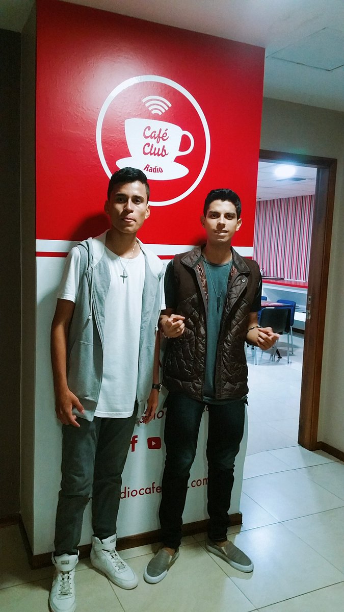 demcmusic's tweet photo. Muchas gracias a la radio @CafeClub_Lat por el recibimiento ❤👏 y por la entrevista en el lanzamiento de nuestro primer #sencillo #amorsincero 🔥🎤 #gira #ecuador #guayaquil #salinas #urbano #pop #latino #romantic #cantantes #compositores #artisita #single #music https://t.co/MfSTF0e8MI