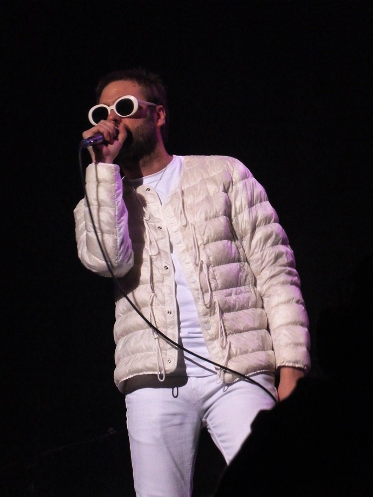 JenDaville's tweet photo. (1/2) A handful of photos of @KasabianHQ @fdarena last week. Managed to get a half decent shot of everyone! Absolutely blinding gig. #kasabian #forcryingoutlive #leeds https://t.co/VZjmShlpYI