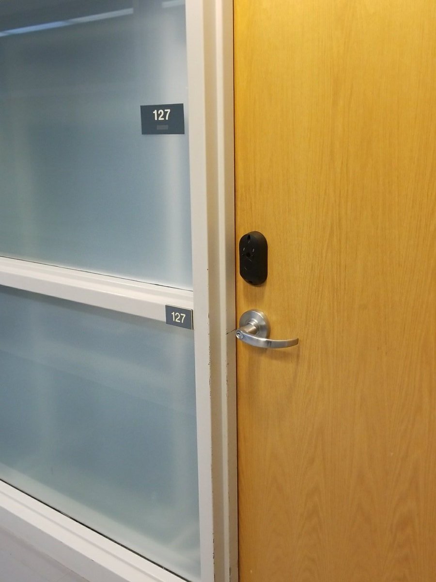 WorldOfCherno's tweet image. McGraw Hall Room 127, the origin of my Game Design Education. #FirstSemesterDone