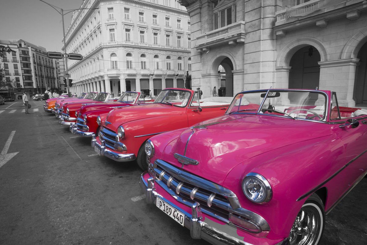 fionacue1's tweet photo. My favourite colour palette - perfect pinks!! #pinks #perfectpinks #cuba #havana #1950โscars #tourist #opentoptours https://t.co/8IWSlSu2P0