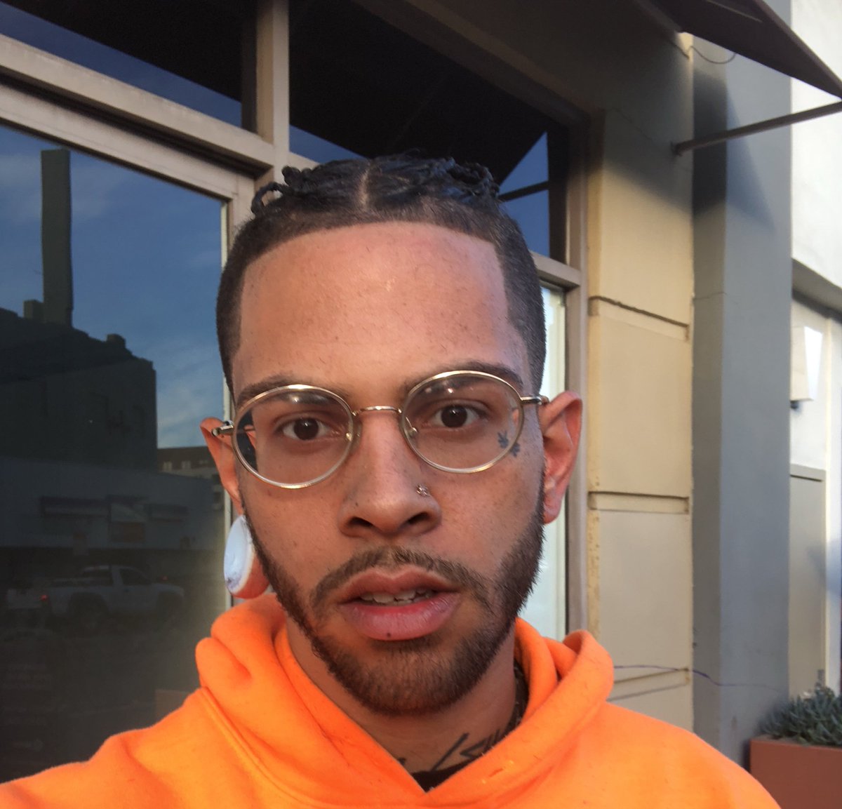 TRAECANE's tweet image. LA done changed me 😈