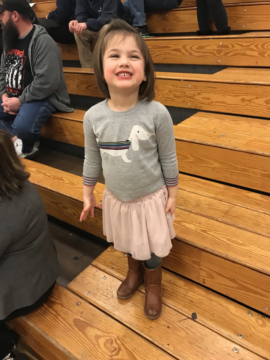 PSI_Principal's tweet photo. Enjoyed a tremendous Holiday Concert put on by the @Doss_High Band, Orchestra and Choir with my daughter Georgia. Very talented group of kids. #dossnation #dragonpride https://t.co/Y7YdXTm1Eu