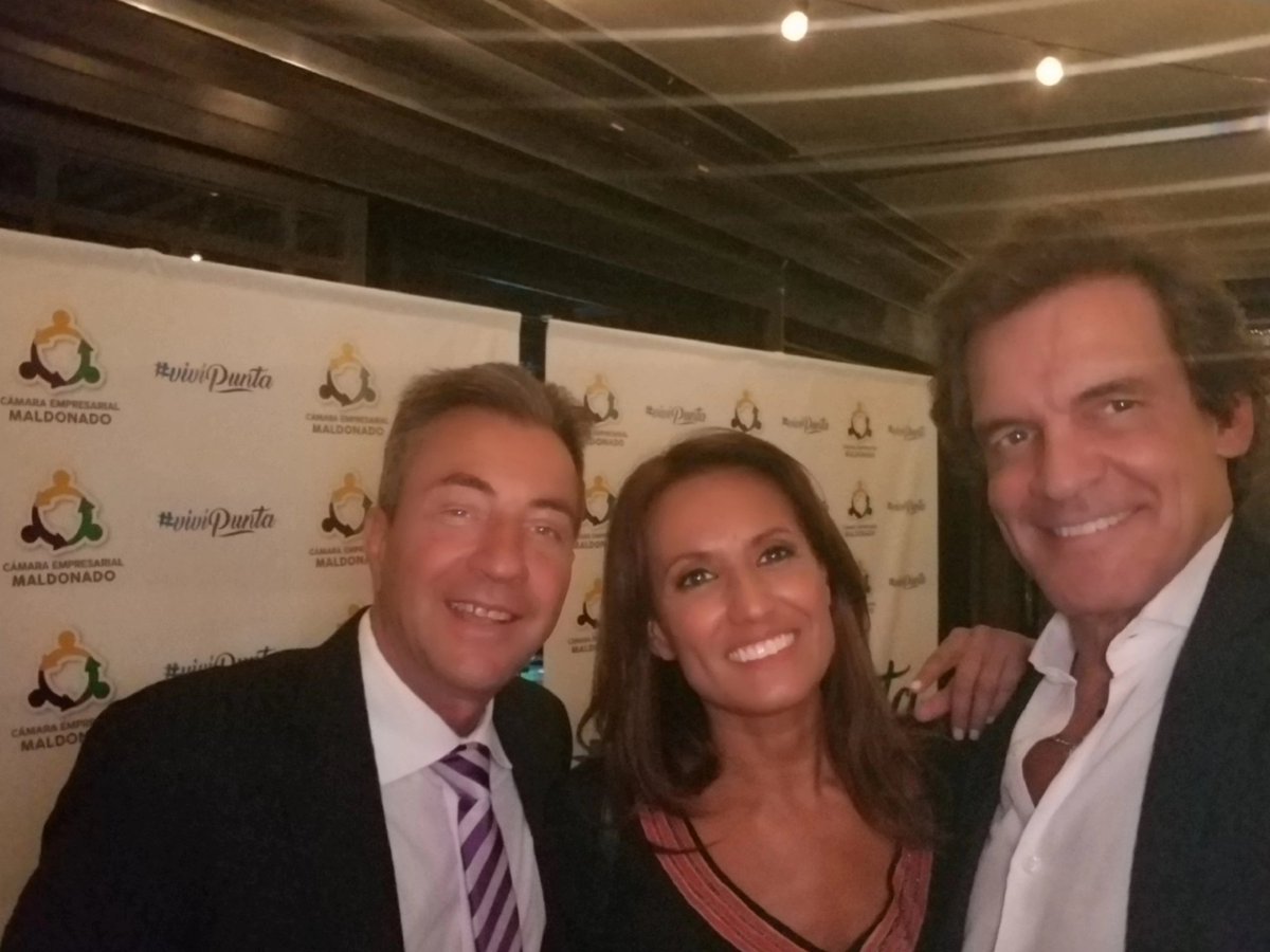 Con mis compañeritos de <a href="/canal9oficial/">El Nueve</a> !! #VivíPunta @conderigoli <a href="/chicheferro9/">Chiche Ferro</a>