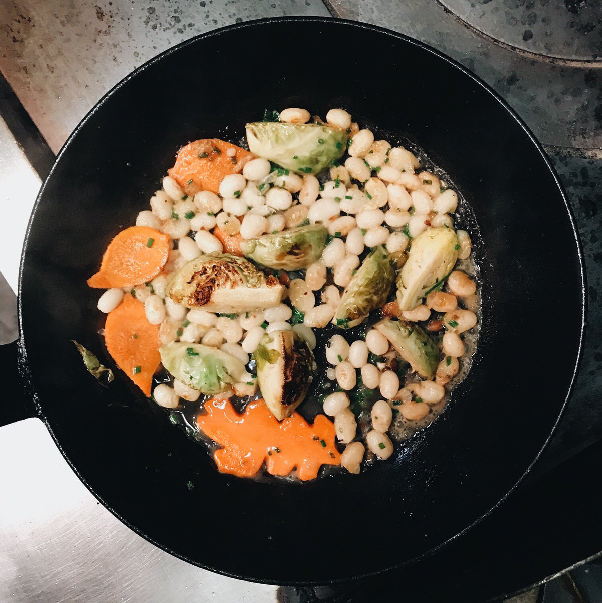 pourhouse_van's tweet photo. In praise of simple food.
Brussel Sprouts, Cannellini Beans & Fancy Carrots for the Pork Chop.
#PourhouseVancouver | #Plainandfancy fare in #Gastown. https://t.co/irozTTa1eC