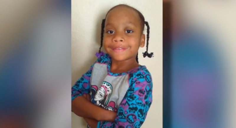 TheRoot's tweet image. 10-year-old Ashawnty Davis died after hanging herself because she was being bullied at school. Her family is now raising money for her funeral expenses. trib.al/0ThwYeV