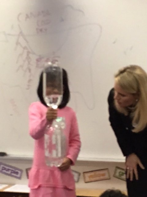 ShannonODKOMO's tweet photo. I always love visiting the super staff and fabulous first graders at Ridgecrest Elementary in Shoreline. Thanks for inviting me out for a @UW_OLYMPEX weather talk! #STEM @ShorelineK12 @ShorelineWAGov https://t.co/pD6XNa4PDk