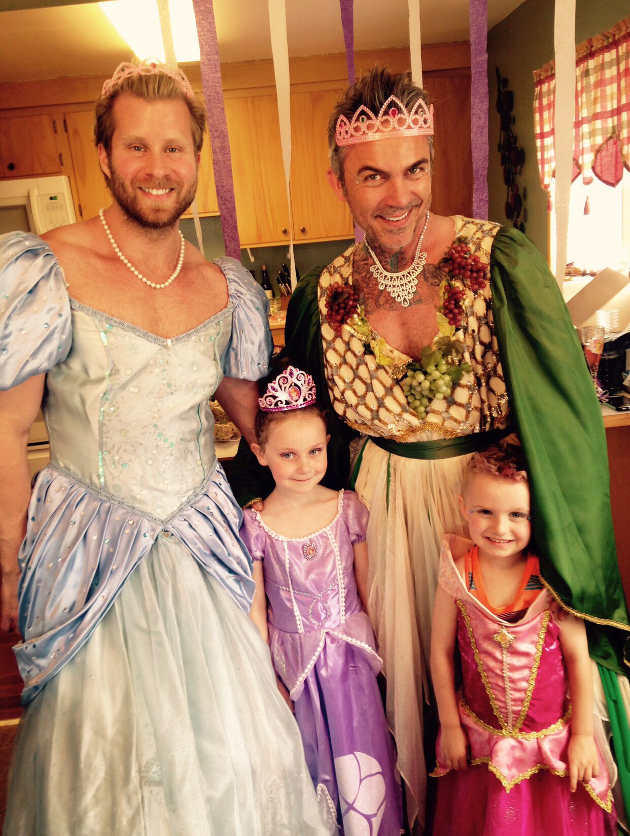 Princess dress for boys hotsell