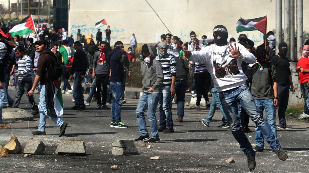 alghadeertv_eng's tweet photo. #Israeli_forces shoot, injure four #Palestinians in #West_Bank clashes
https://t.co/tQlYscLcUG
Follow us on #Telegram : https://t.co/Y7LOtsBgUh
#AlqudsForMuslims
#Alquds_eternal_capital_of_Palestine
#Palestine
#Israel
#TelAviv
#Washington
#Alghadeertv https://t.co/YVcMvClObj