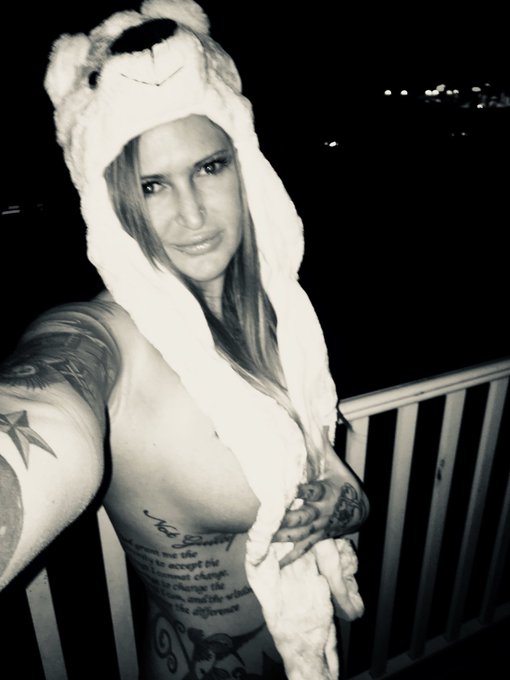 #babyitscoldoutside #naked #jerseygirl #polarbear https://t.co/mf53V4Kj3N<a href="/tag/babyitscoldoutside"class="tags">#babyitscoldoutside</a><a href="/tag/naked"class="tags">#naked</a><a href="/tag/jerseygirl"class="tags">#jerseygirl</a><a href="/tag/polarbear"class="tags">#polarbear</a>
