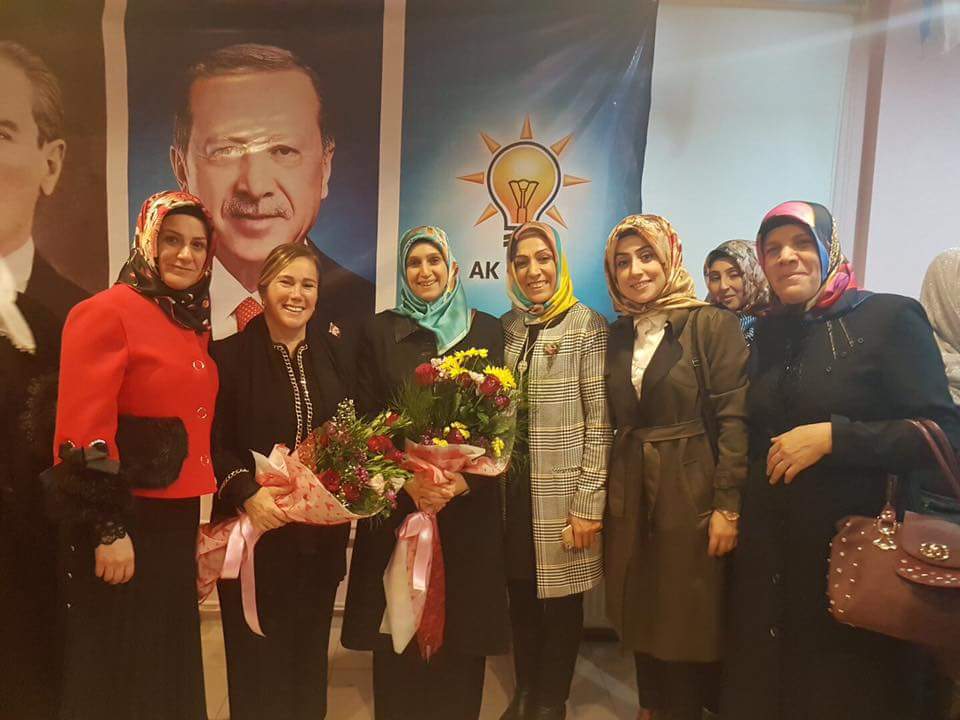 Kurtalan  5. Olağan İlçe Kadın Kolları Kongrelerimizde güven tazeleyerek yeniden seçilen Songül TUNA Başkanımızı ve Yönetim Kurulu Üyelerini tebrik ediyor, çalışmalarında başarılar diliyorum.Rabbim bu kutlu yürüyüşte birlik beraberliğimizi bozmasın inşallah.