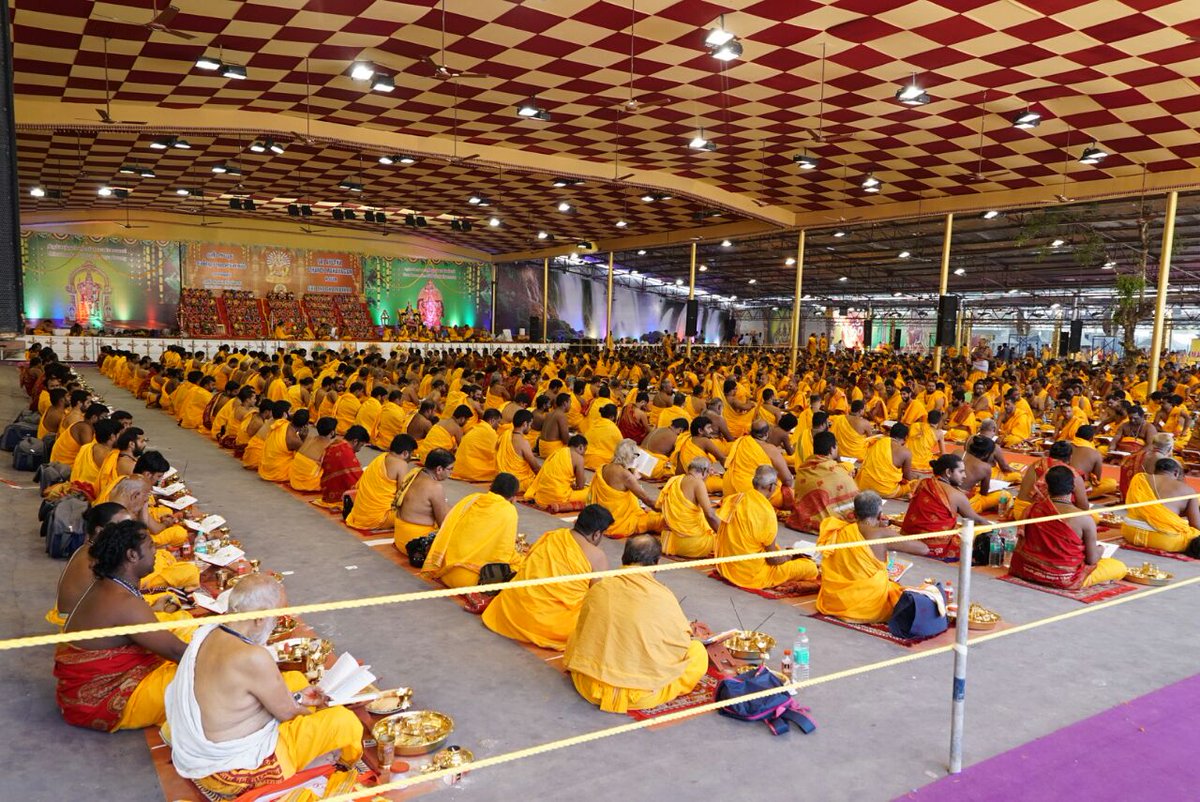 AkshathaBhatTP's tweet photo. @SriSamsthana ಇನ್ನೂ ಕೆಲ ಚಿತ್ರಗಳು..

ಚಿತ್ರ ಕೃಪೆ: 
(Sri RamachandrapuraMatha Facebook Page) https://t.co/w7w0OKevai https://t.co/y6kLGIvQWU