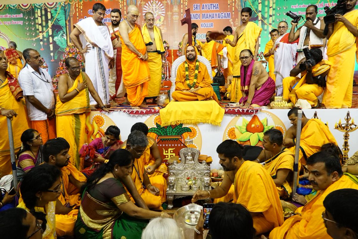 AkshathaBhatTP's tweet photo. @SriSamsthana ಇನ್ನೂ ಕೆಲ ಚಿತ್ರಗಳು..

ಚಿತ್ರ ಕೃಪೆ: 
(Sri RamachandrapuraMatha Facebook Page) https://t.co/w7w0OKevai https://t.co/y6kLGIvQWU