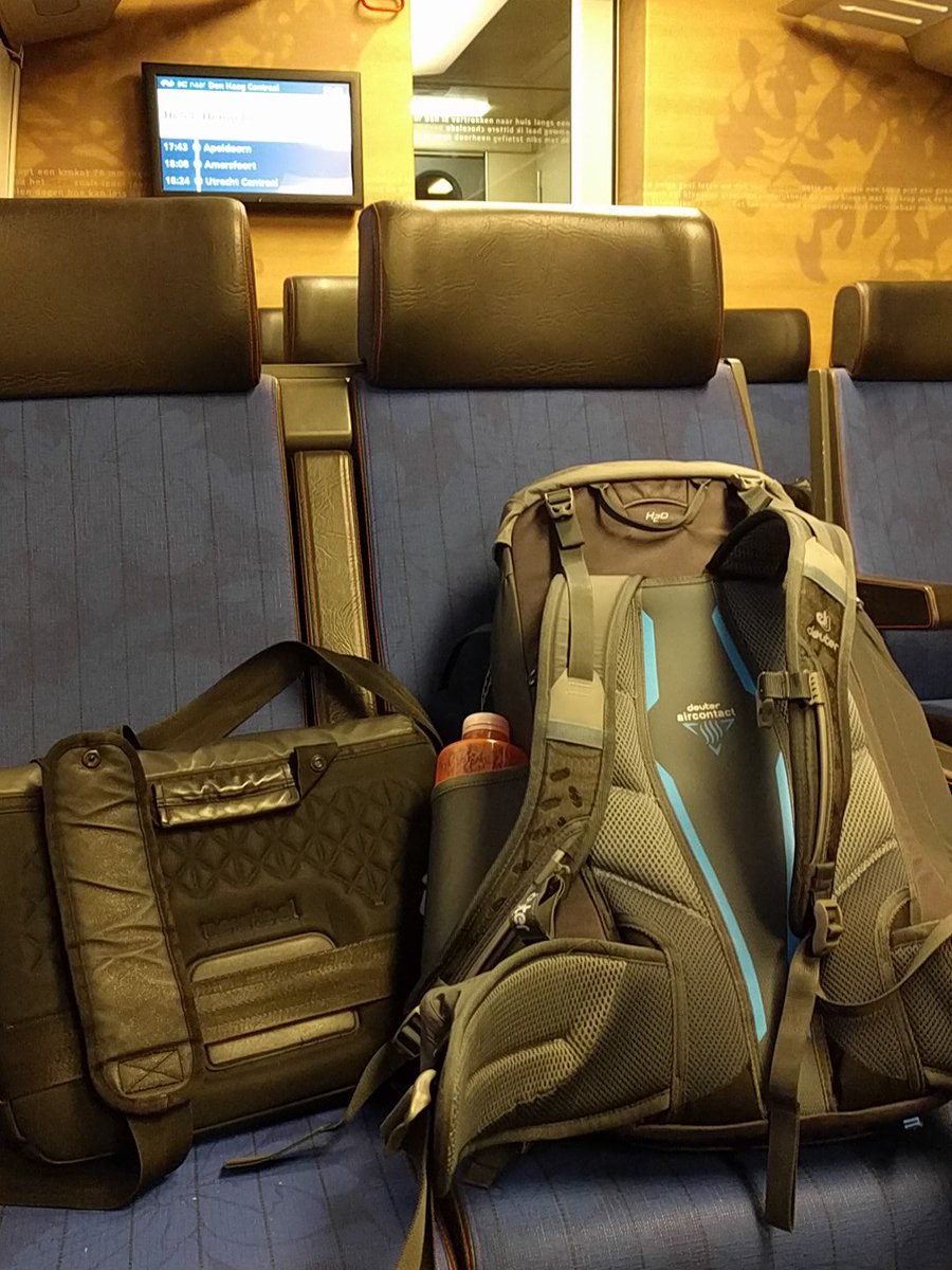 e_tews's tweet photo. Mit den #IC149 und #IC2435 auf dem Weg zum #34C3 https://t.co/UbPcLQUTYb