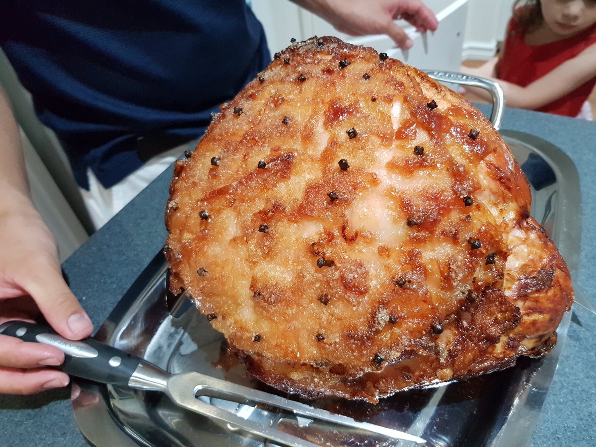 thirdwill's tweet photo. Two mega feasts in a row! #dietstartstomorrow #Hamageddon https://t.co/1ciABSjNMp