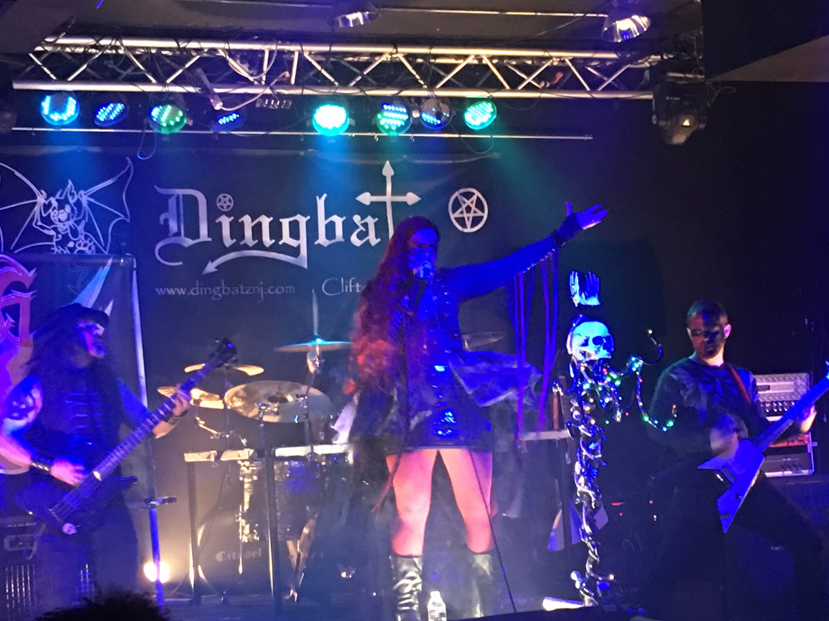iogband's tweet photo. #illusionsofgrandeur #live #toilrecords 壮大な幻想はコンサートで生きているhttps://t.co/XTkbZqAyoW https://t.co/KukY5WeyVt