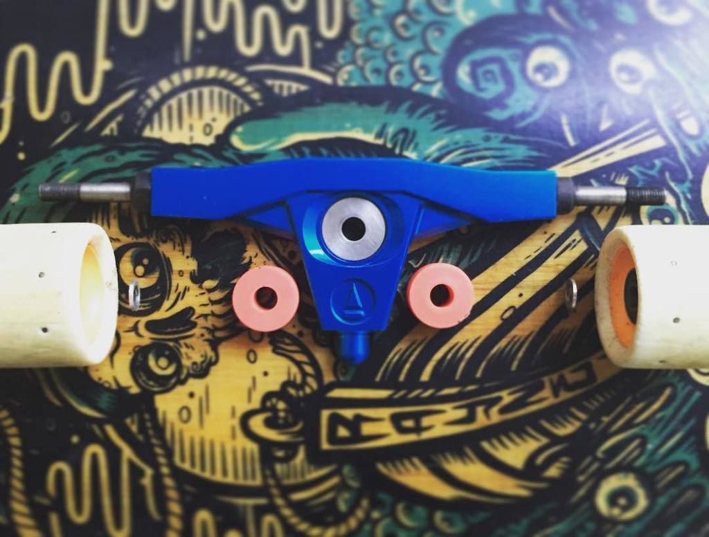 2controversial's tweet image. Boom 💥 
@revolt_skateboard_innovations alchemist @harfangwheels #longboarding #downhillskateboarding #precisiontrucks #cleanbutnotsqueeky