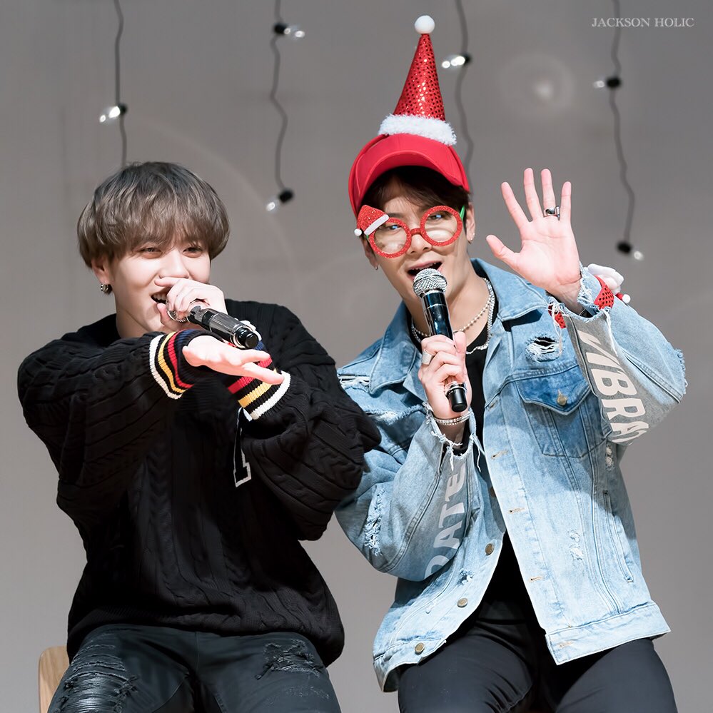 jackson_holic94's tweet photo. 171224 Special event💕
귀염둥이들😆😘♥️
#GOT7 #JacksonWang #Yugyeom https://t.co/Y8vpA3eujO
