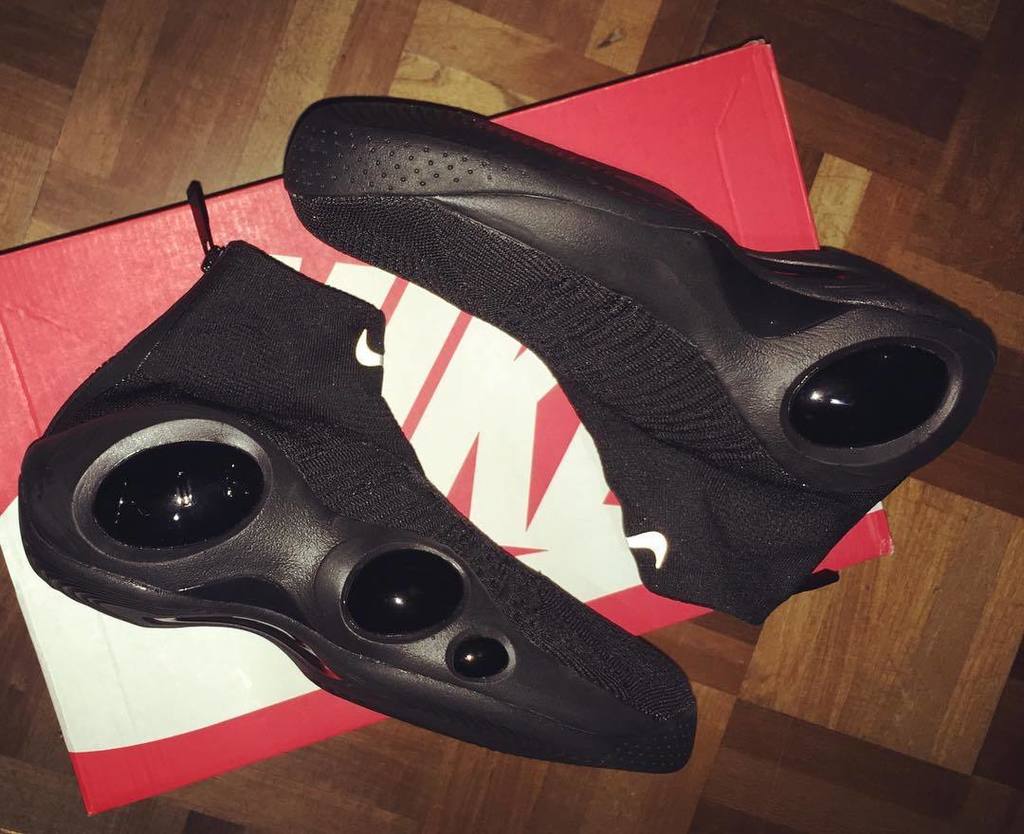 i_shinichi's tweet photo. #NikeFlightBonafide #nikeflightbonafide #bonafide #nikebonafide #flightbonafide #FLIGHTBONAFIDE #tripleblack #ボナファイド https://t.co/FDsWXHNn0B https://t.co/QvfPtXhiXe