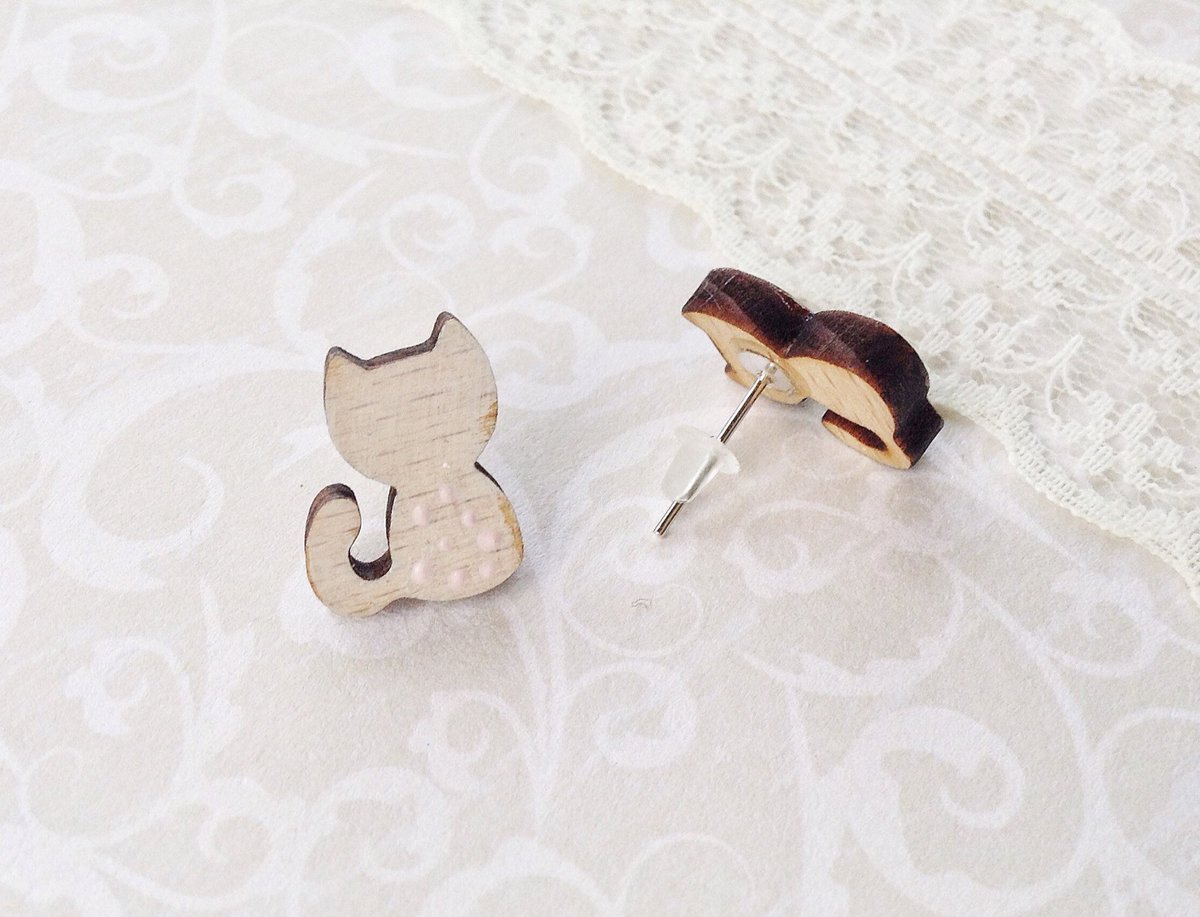 Mayciacrafts's tweet photo. Excited to share the latest addition to my #etsy shop #catearrings #handmade https://t.co/kE8iQh1fUW https://t.co/mrdeLIzzJM