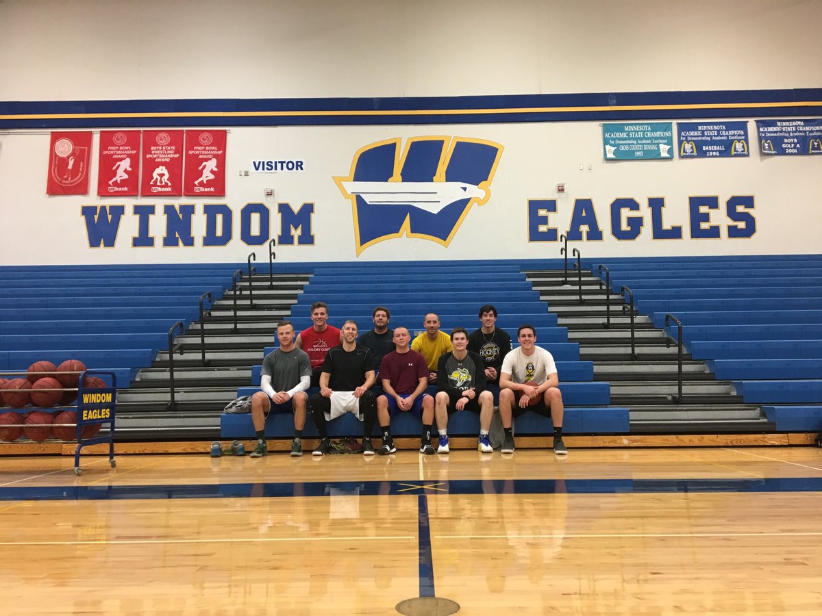 danegnielsen's tweet photo. Rise &amp; Grind @WindomEagles 5:30AM Basketball Crew wishes you a Merry Christmas. #cookiehangover #gainedlbs #BleedBlue https://t.co/AP0W0Rt6FW