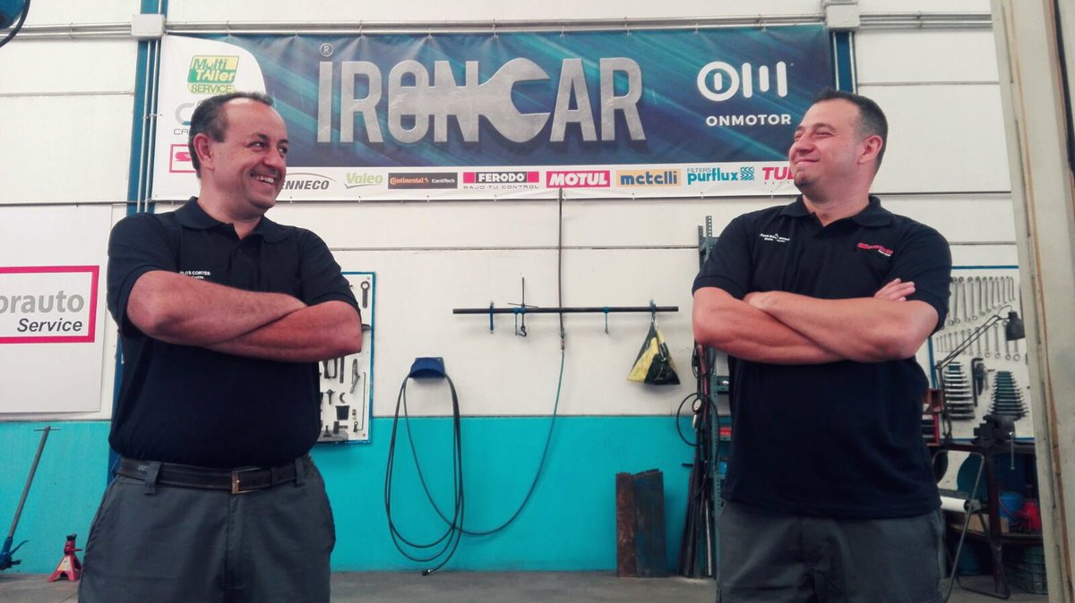 cortesauto's tweet image. ¿Qué tal habéis pasado la Navidad?🎄
¡El equipo @sacorauto del Concurso @ironcar_oficial os dicen hola!🚙
〰〰〰
Por cierto, que ya hay ganador...¿Visteis la final en @DMAX_es ?
¡Muy pronto en nuestro canal! 👉📺 
#TallerAutoCortes #Motor #Sacorauto