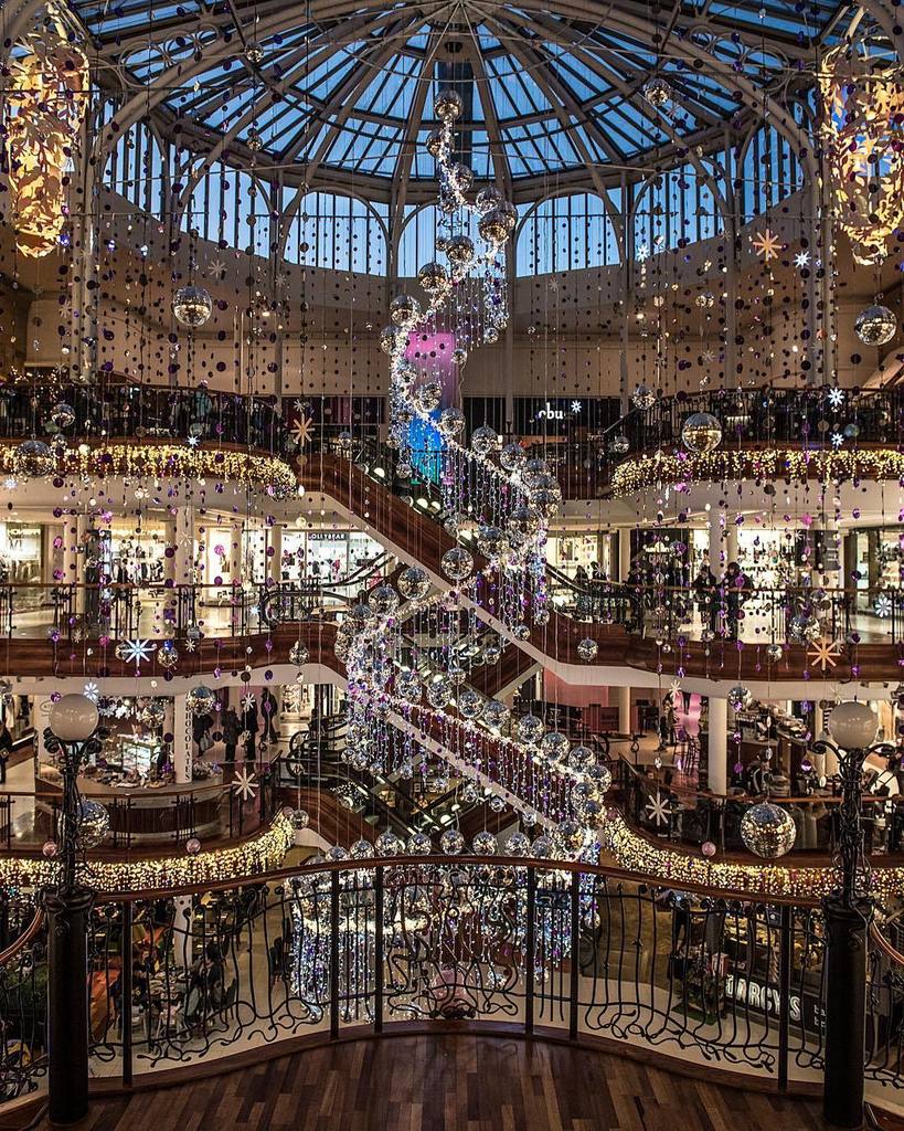 tomaschal's tweet photo. #christmaslights #glasgow #architectureporn #uk #england #scotland #glasgowcity #infinity_visual #magical_shotz #_fairies #freedomthinkers #edinburgh #artofvisuals #photo_thinkers #christmastime #mall #colorfull #exploretocreate #igrecommend #architecture #rsa_vsco #visualca… https://t.co/c9oKWy1KiD