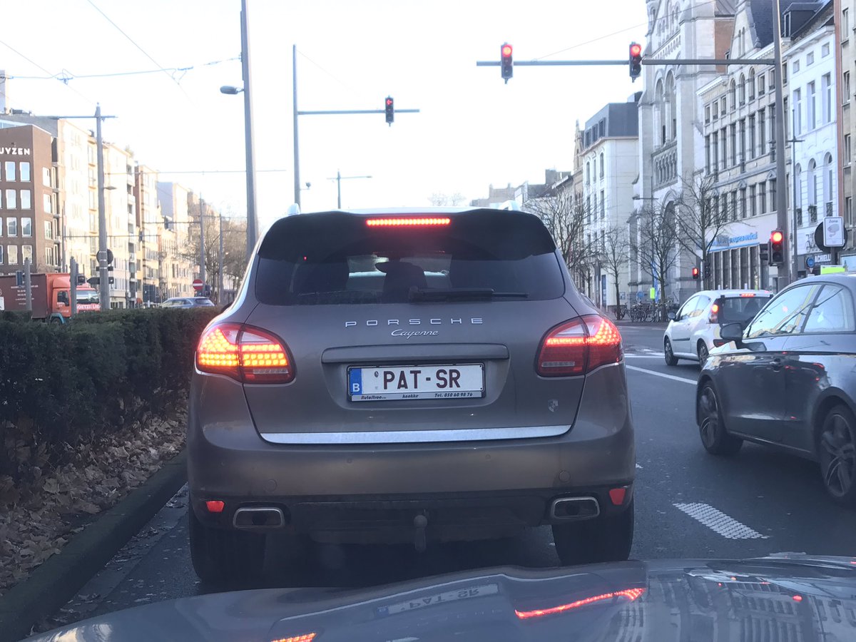 PeterDeKeyzer's tweet image. Zelfkennis is het begin van de wijsheid. #patser