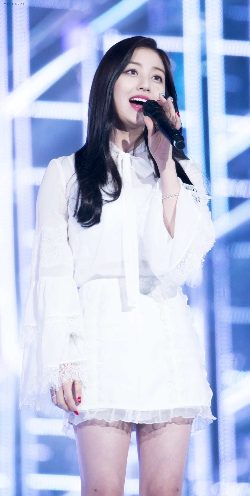 DR-XfWRUMAAYZLo.jpg:orig