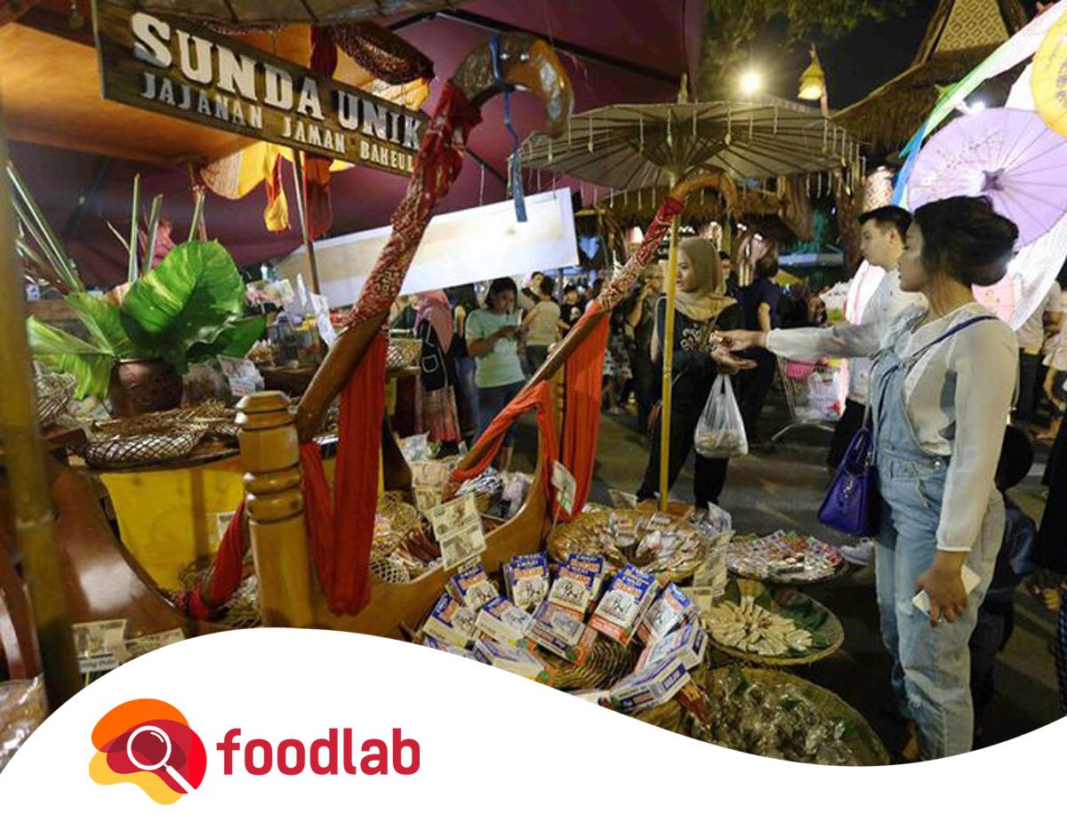 FoodLabBandung's tweet photo. Apa yang dimakan masyarakat Indonesia tentu saja berubah seiring dengan perubahan kondisi sosial dan ekonomi masyarakatnya. Menurut Daud D. Salim, di tahun 2018, tren makanan Indonesia diprediksi akan bergeser ke arah makanan cepat saji yang sehat dan higienis. https://t.co/OJHsuVpC82