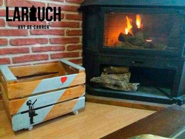 Larouchart's tweet photo. Ja s'estrenen els regals Larouch que ha portat Papa Noel. Qué us pareix com ha quedat? A nosaltres ens encanta! #Caixo #Llenyer #Foc https://t.co/SOWOH0SFal