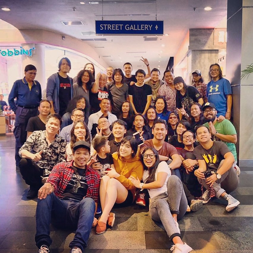 KinAuliaTheFly's tweet image. Silaturahmi akhir tahun gitaris lintas generasi &amp;amp; genre semoga terus berlanjut, viva musik Indonesia!!