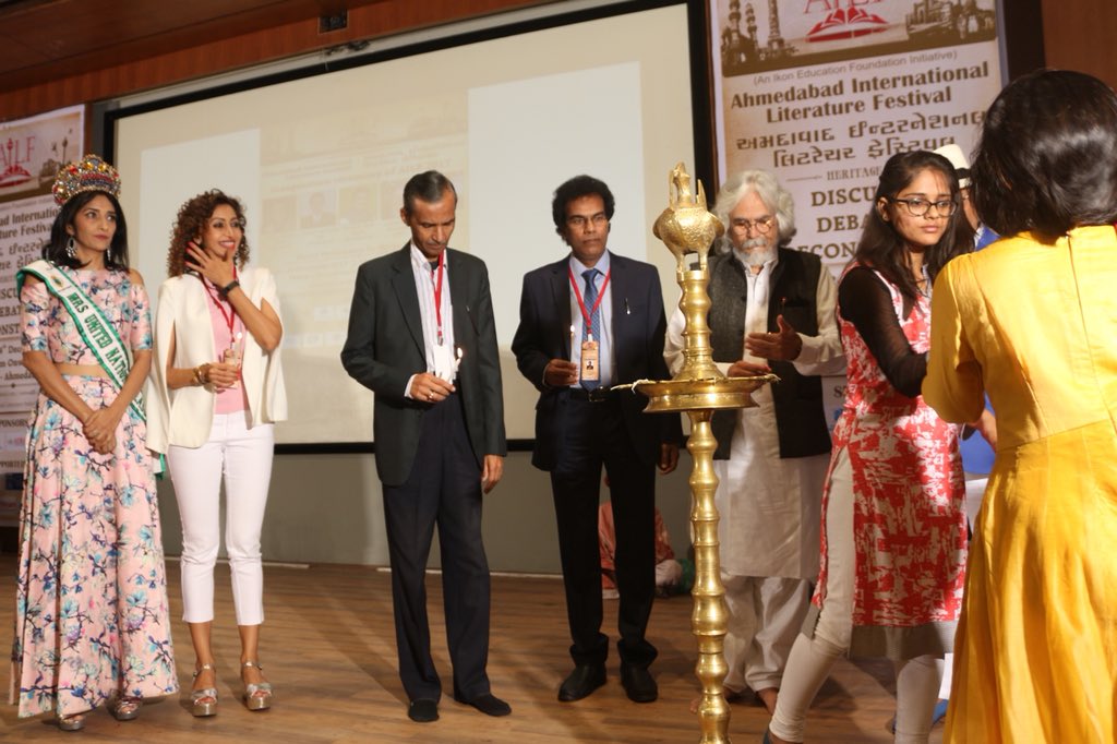 AhmLitFest's tweet photo. #inaugration #session #ailf2017 #ahmedabadliteraturefestival #amaahmedabad https://t.co/VVKEpBkiKY