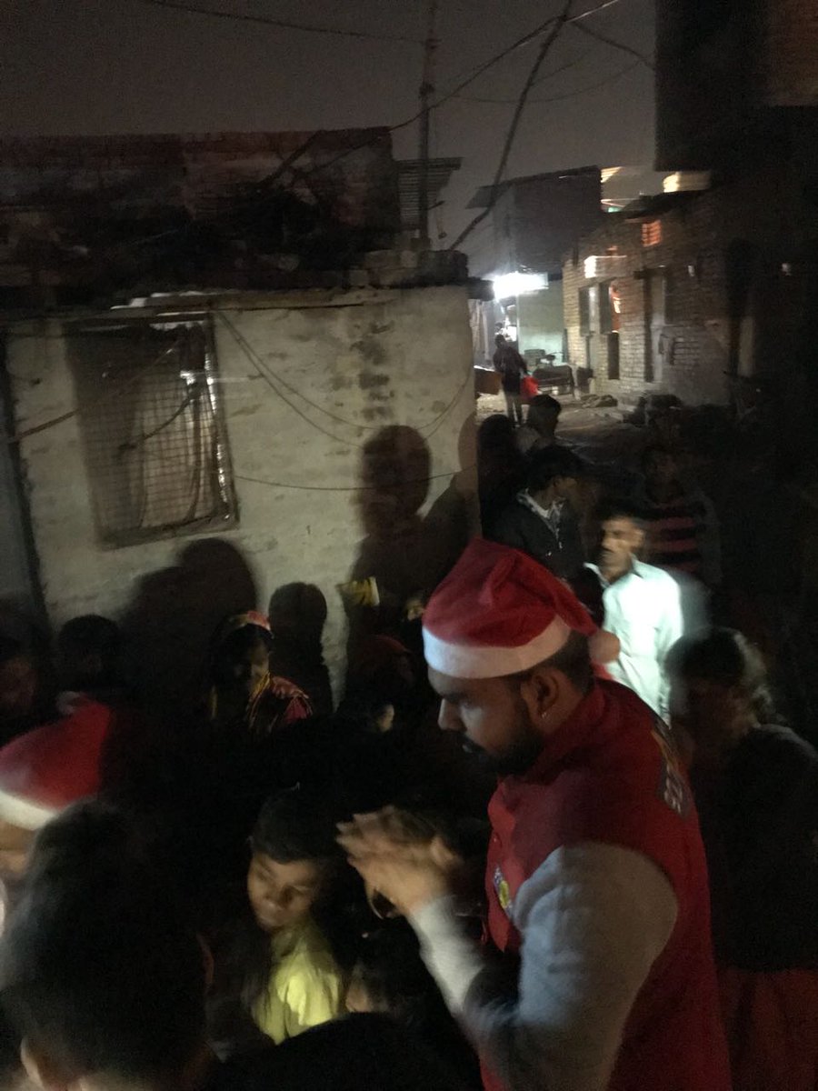 ichhango's tweet photo. Our volunteers had set-up dropping points all across the tricity region. Many people decided to donate instead of hoarding clothes that don’t fit anymore or those that they just stopped wearing.

#WCD #WinterClothingDrive #Humanity #Winter #Ichha #NRC #Chandigarh #Kishangarh https://t.co/IEyb2BcTYM