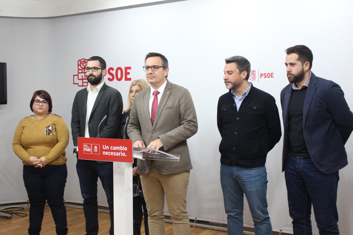 Rajoy no puede venir a la Región y no hablar de soluciones a la sequía que sufrimos. Las infraestructuras que más necesita la ciudadanía de nuestra Región son las hídricas, fundamentales para beber y vivir.
bit.ly/2DfaKm4