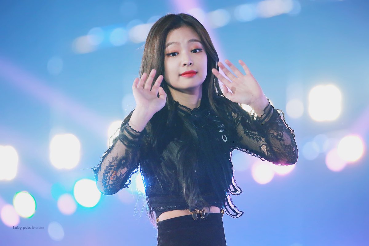 960116cokr's tweet photo. 171225 가요대전 🔥 
 #제니 #JENNIE #BLACKPINK #블랙핑크 

🐱💘💜 https://t.co/ytIyoJVQvI
