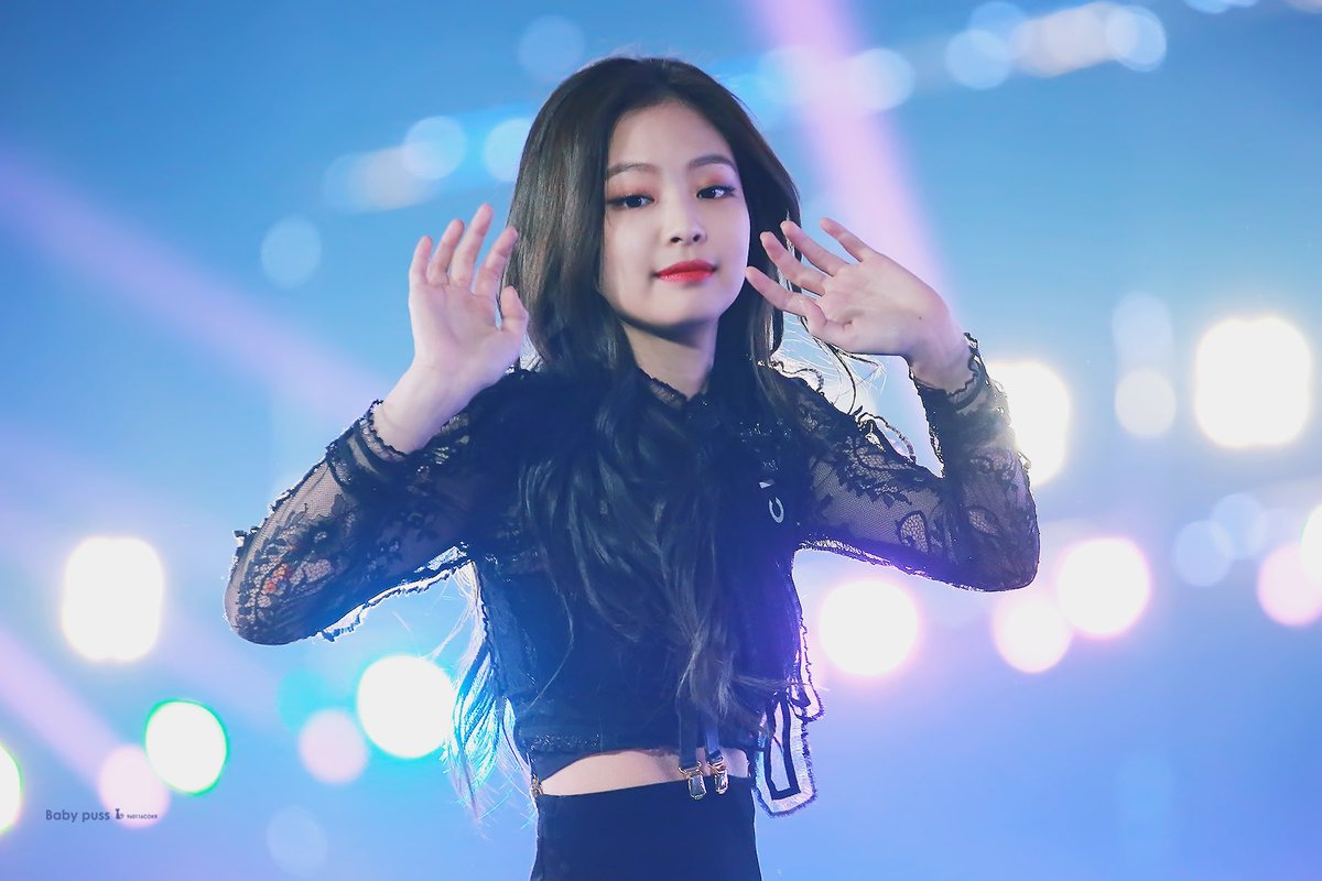 960116cokr's tweet photo. 171225 가요대전 🔥 
 #제니 #JENNIE #BLACKPINK #블랙핑크 

🐱💘💜 https://t.co/ytIyoJVQvI