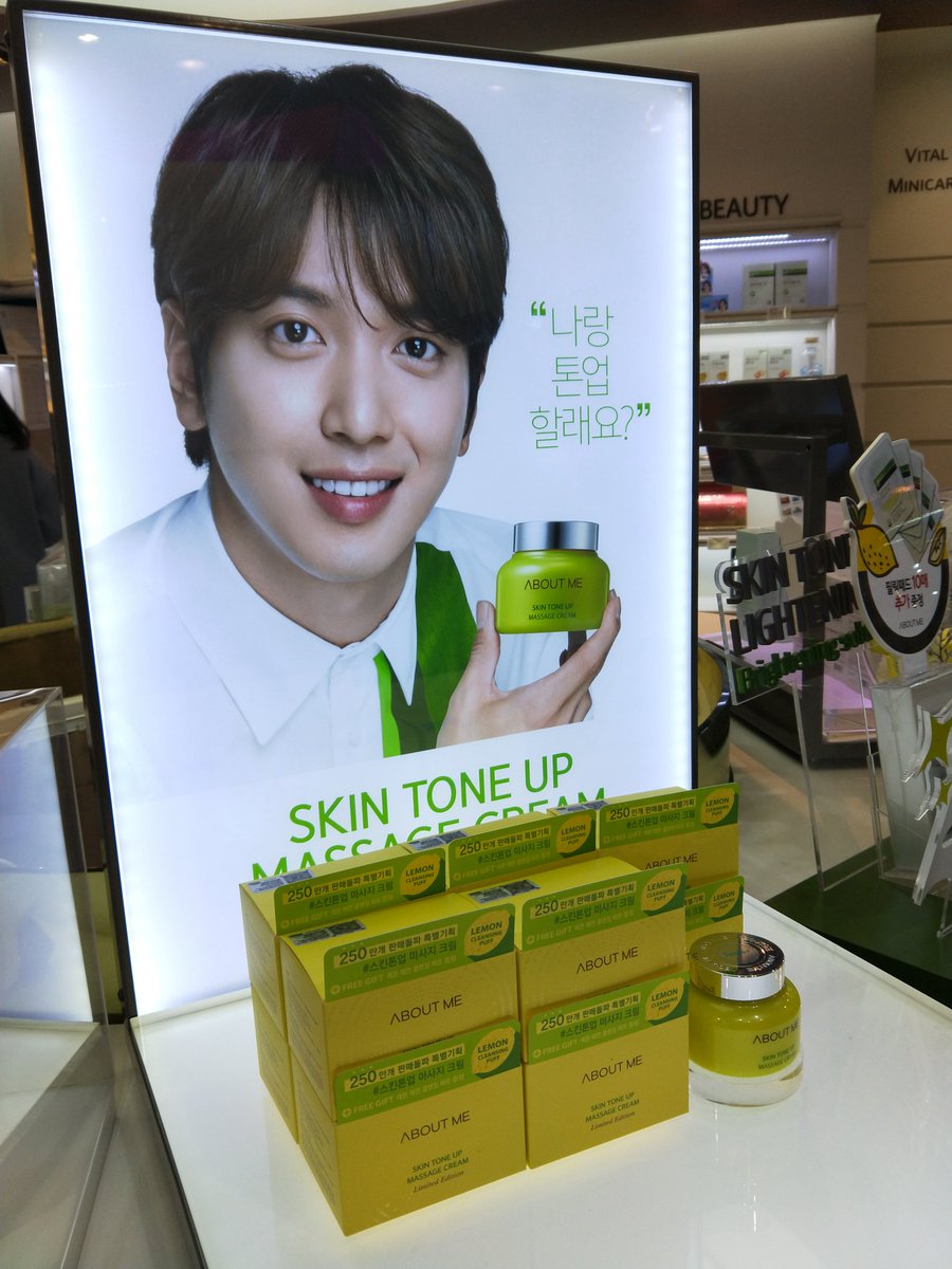 bluejoyjyh's tweet photo. #ThingsToDoInKorea
Spotting #정용화 #JungYongHwa https://t.co/8cASu3X1Mf