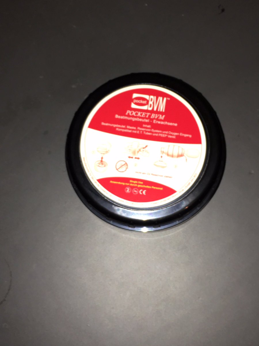 ErsteHilfeA's tweet photo. Kompakter Beatmungsbeutel im Pocket Format  #rettung #wasserwacht #ebay #EbonyOwes  #ebayseller #Amazon ttps://www.ebay.de/itm/-/182982759074?roken=cUgayN https://t.co/d5KeLqzERh